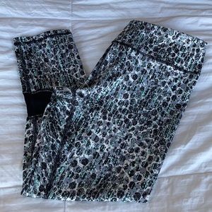 Gaiam leggings. Size medium.